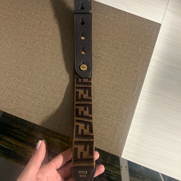 SOLD 💥💥💥💥Strap You Fendi - Picture 5 of 6